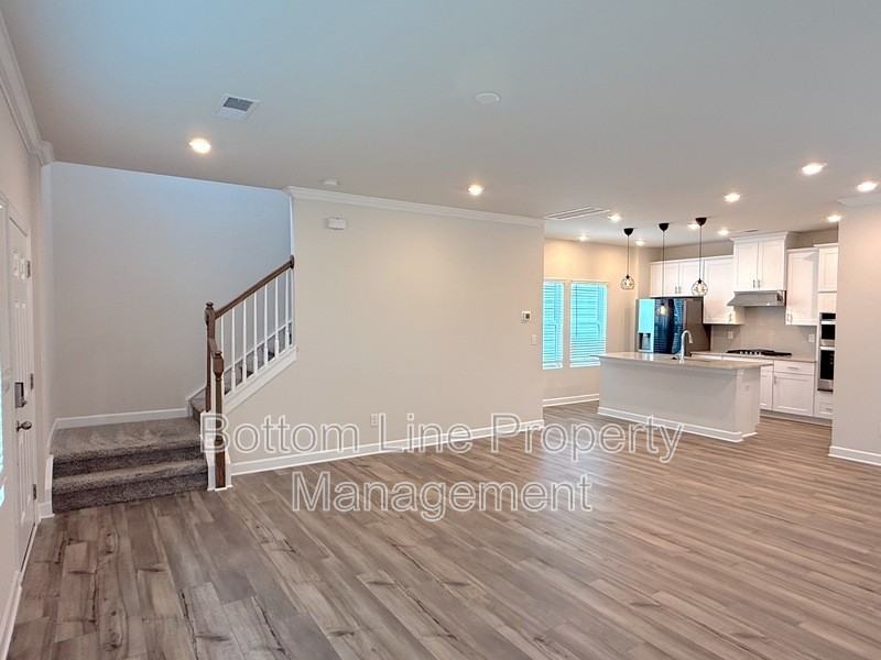 629 Cranford Dr - Photo 4 of 27