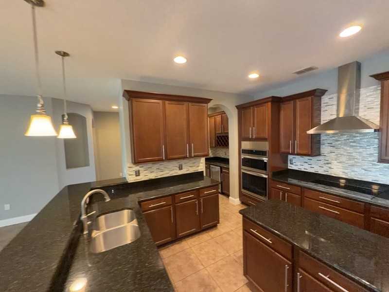 16007 Ollivett St - Photo 5 of 24