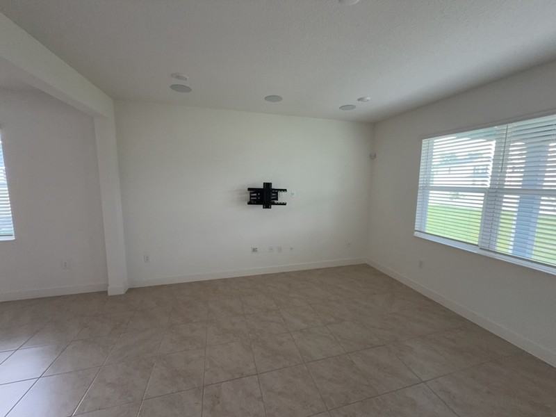 3230 Sanctuary Dr - Photo 5 of 16