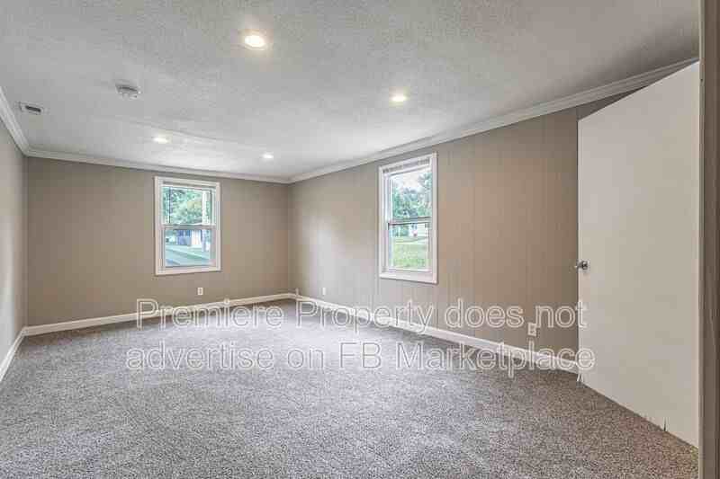 7815 E 51st St - Photo 6 of 13