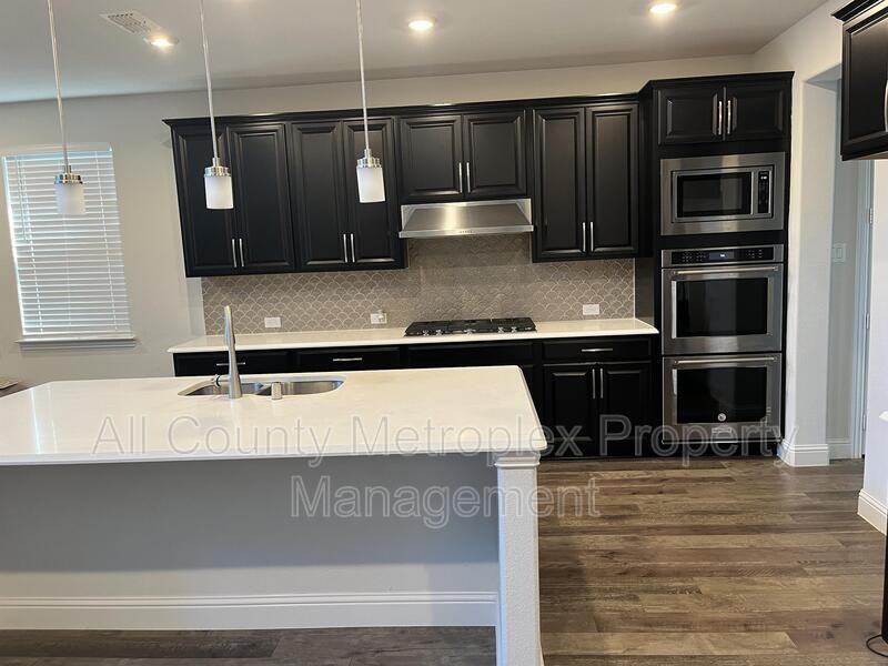 3577 Hathaway Ct - Photo 5 of 8
