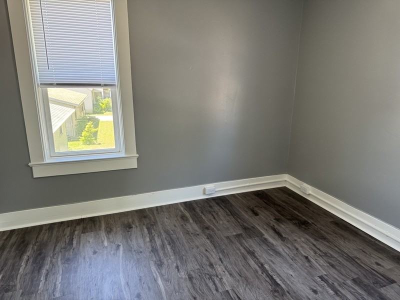 362 W Scott St - Photo 4 of 15