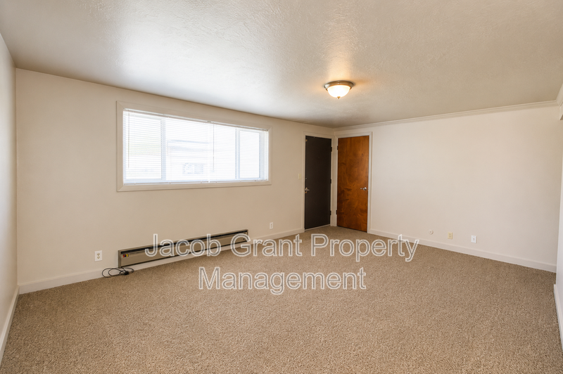 756 Wayne Ave #4 - Photo 5 of 16