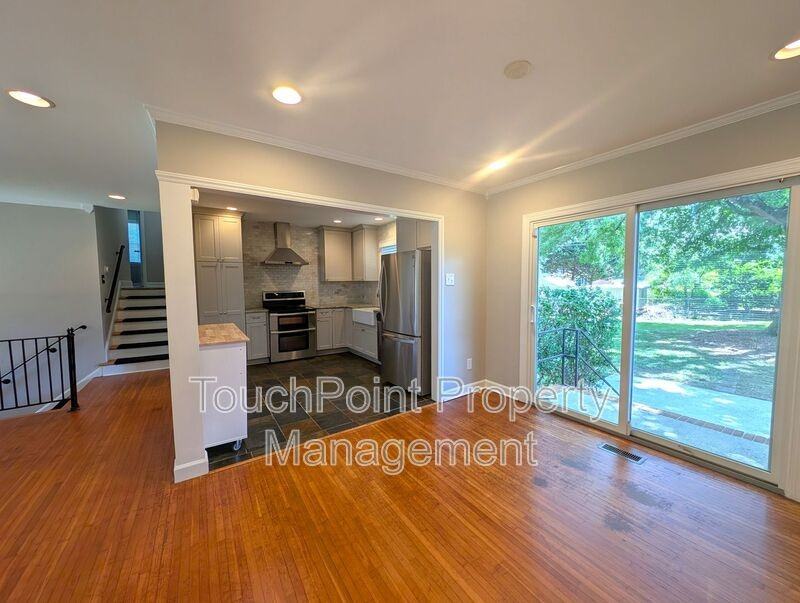 6724 Sunview Dr - Photo 5 of 28