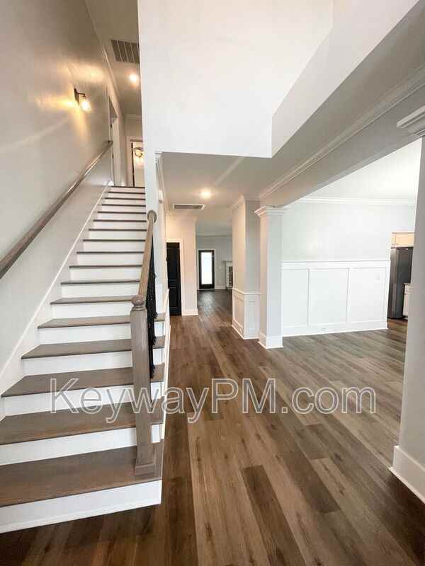 2217 Laurens St - Photo 4 of 22