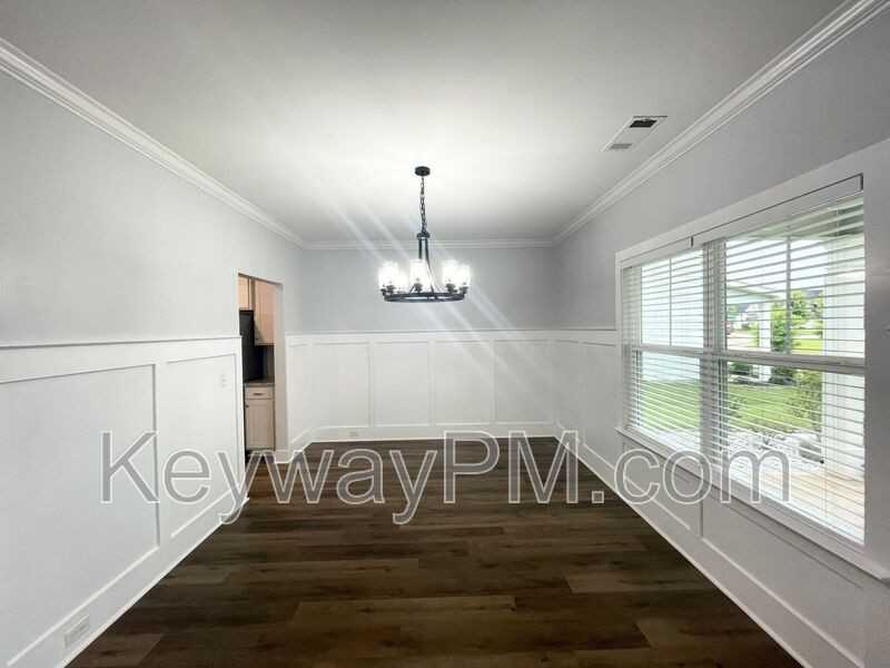 2217 Laurens St - Photo 5 of 22