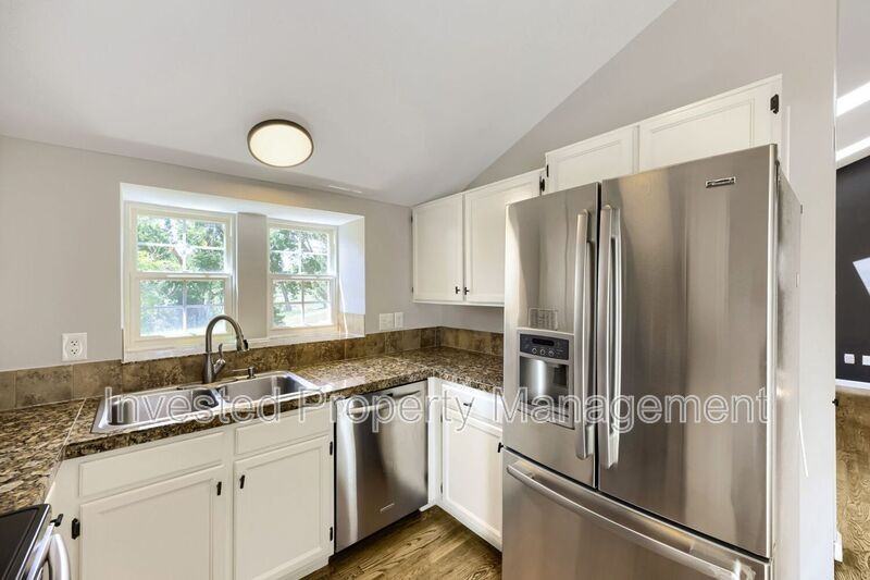 7650 S Steele St - Photo 5 of 21