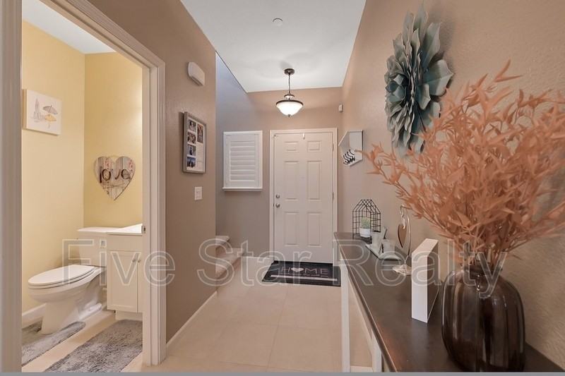 5609 Peach Tree Dr - Photo 2 of 25