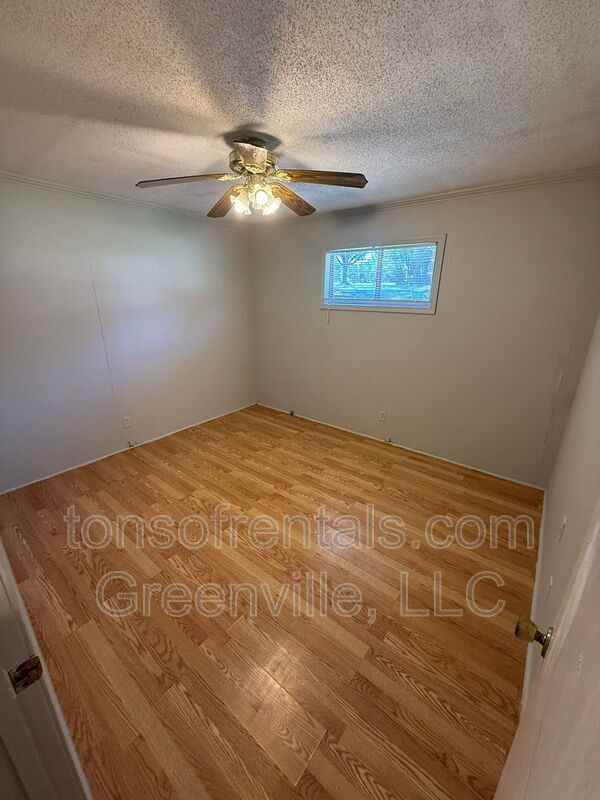 133C Pleasant Dr - Photo 6 of 11