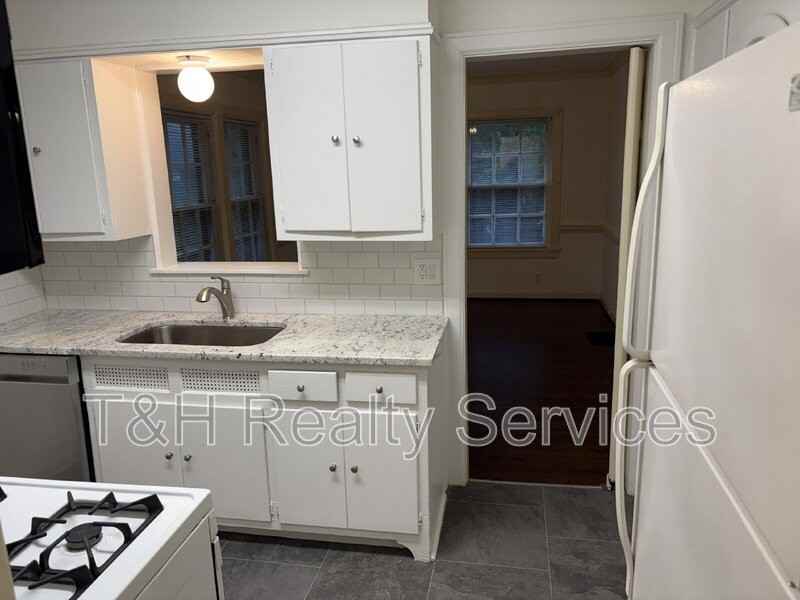 6061 N Park Ave - Photo 7 of 21