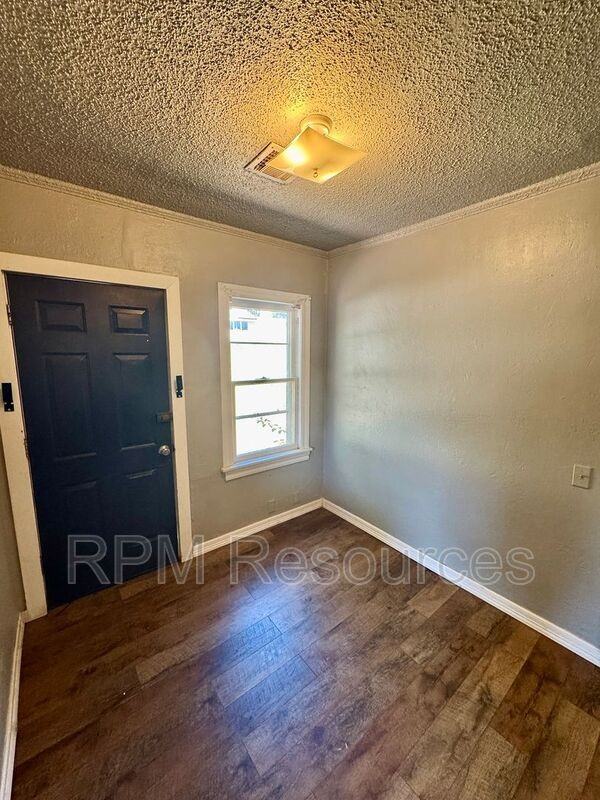 2943 Pioneer St #2943 - Photo 7 of 12