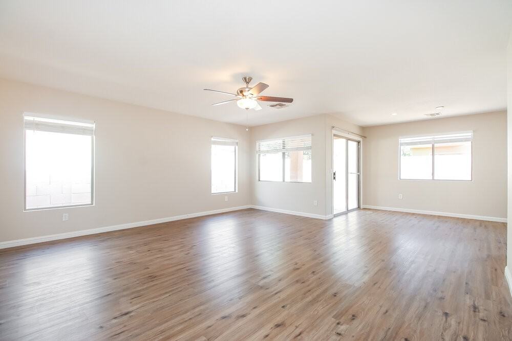 878 E Pollino St - Photo 4 of 16