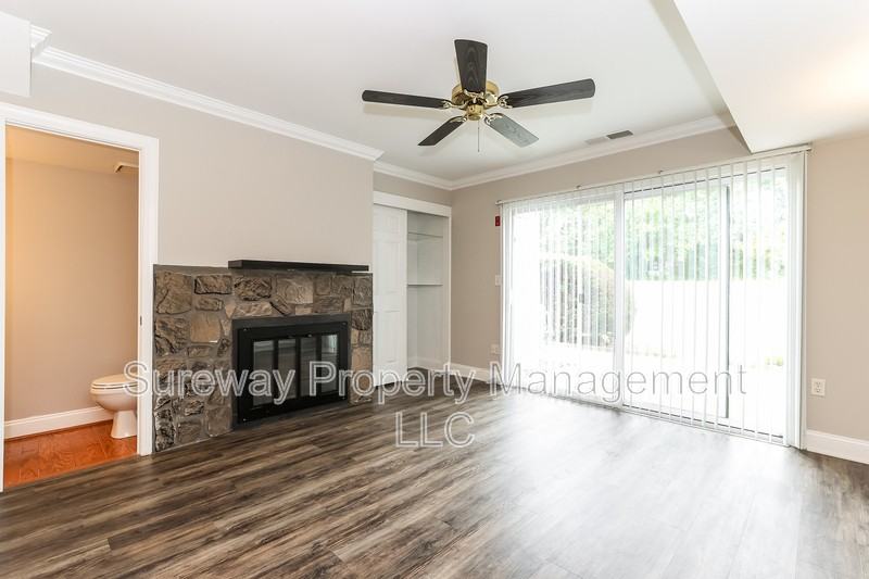 1810 Pennland Ct - Photo 3 of 20