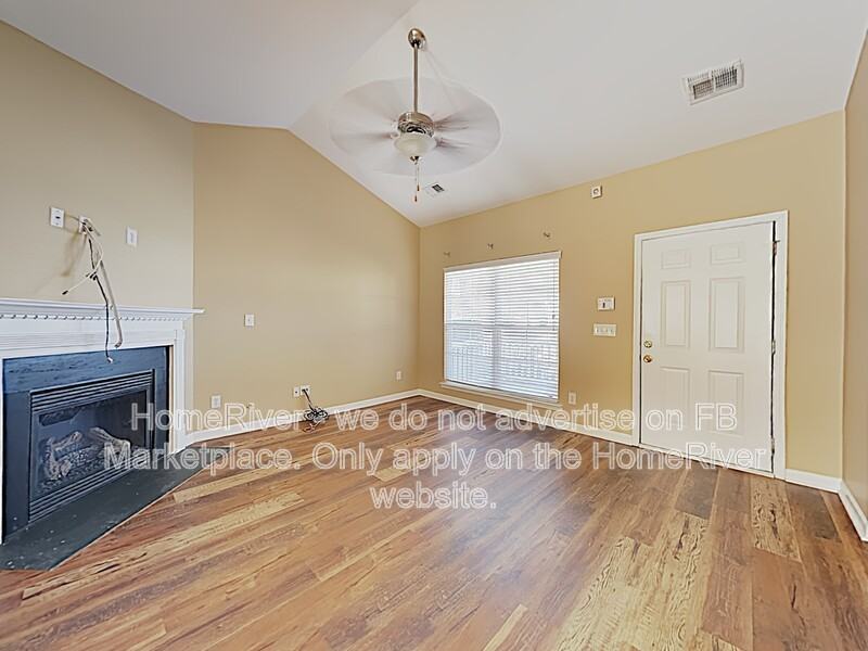225 Windsor Trace Dr - Photo 2 of 16