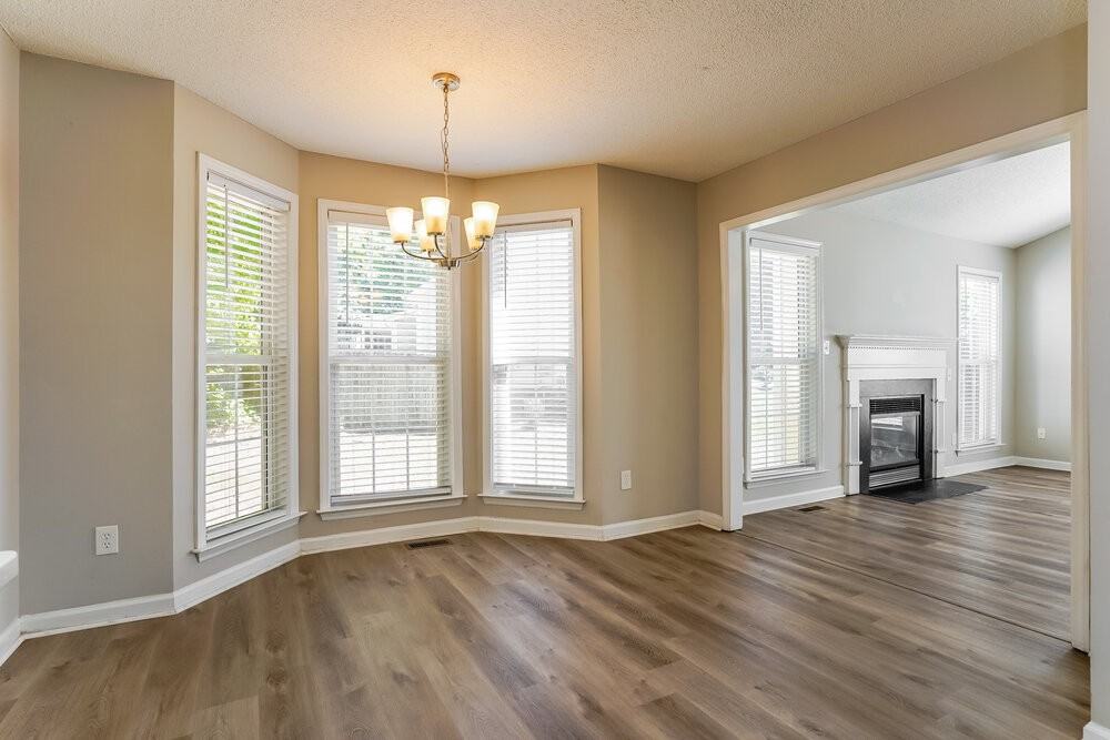 1005 Henchman Ct - Photo 5 of 16