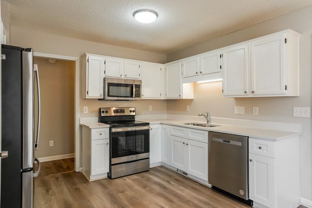 1005 Henchman Ct - Photo 7 of 16