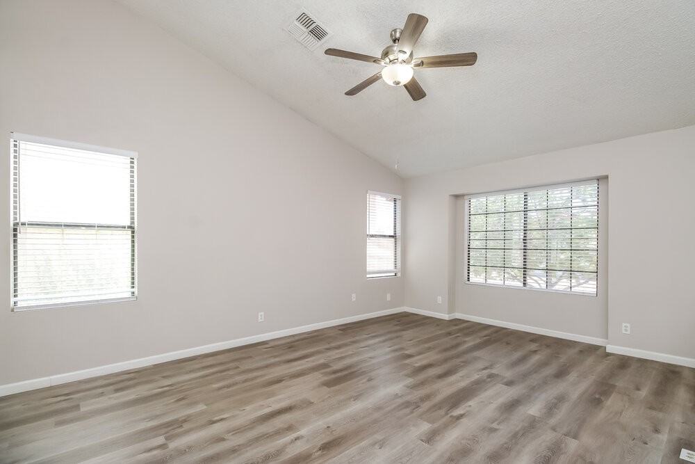 1232 W Riviera Dr - Photo 4 of 17