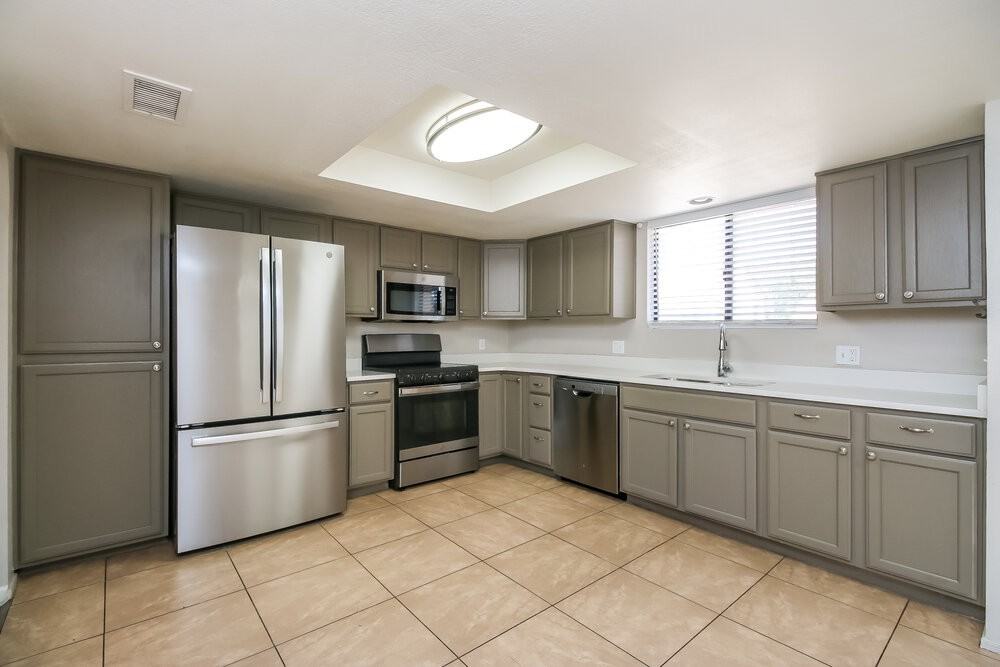 1232 W Riviera Dr - Photo 7 of 17