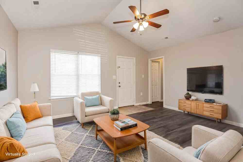 1315 Braveheart Ln - Photo 3 of 19