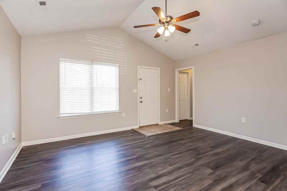 1315 Braveheart Ln - Photo 4 of 19