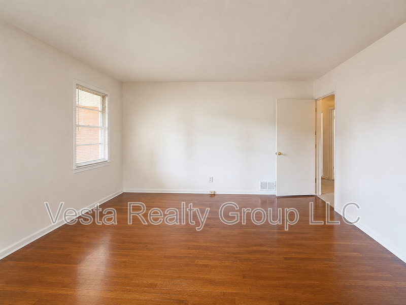 3543 Meadowview Ct - Photo 7 of 14
