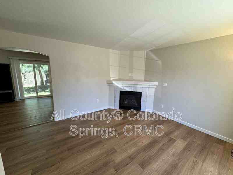 235 Ellers Grv - Photo 2 of 21
