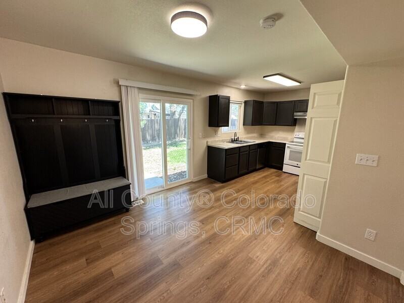 235 Ellers Grv - Photo 3 of 21