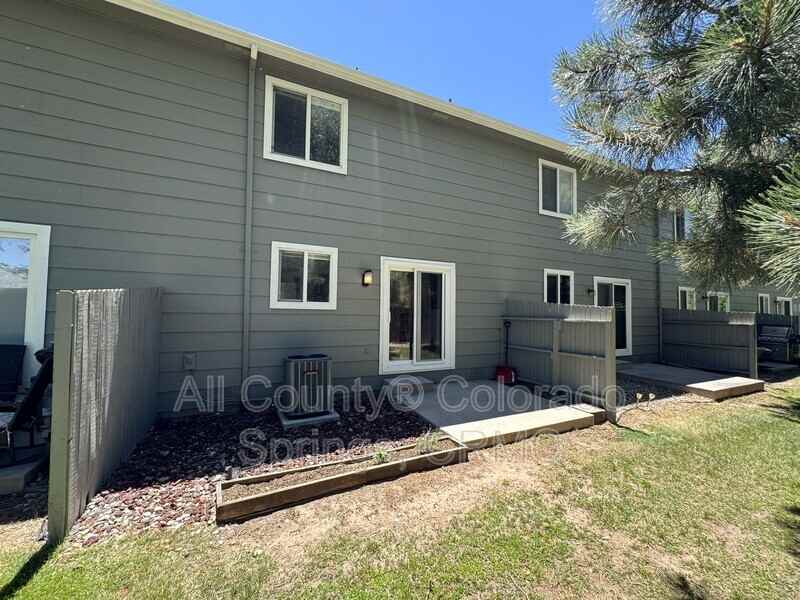 235 Ellers Grv - Photo 7 of 21