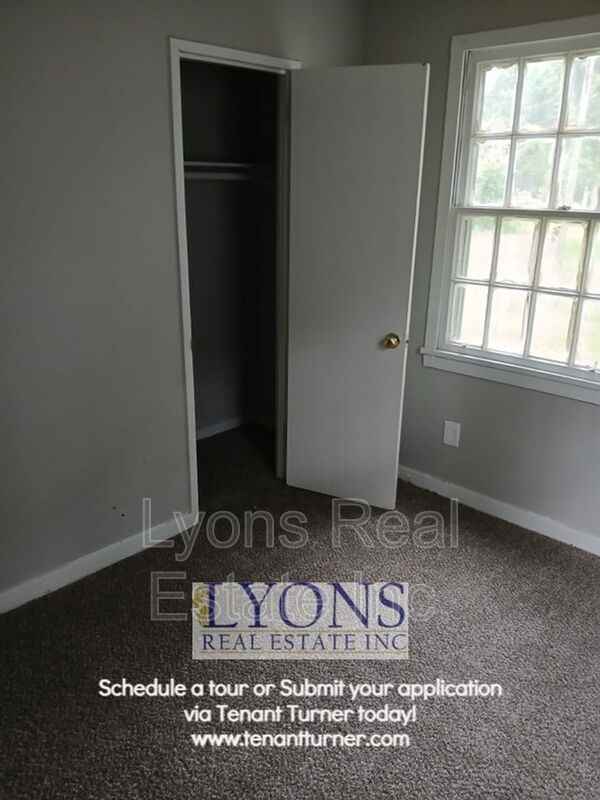 1706 Clover Dr - Photo 2 of 9