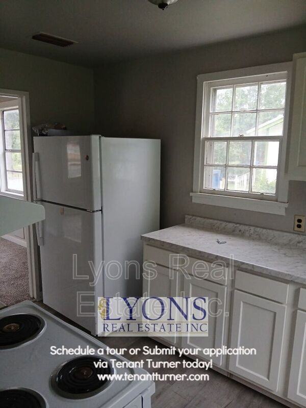 1706 Clover Dr - Photo 3 of 9