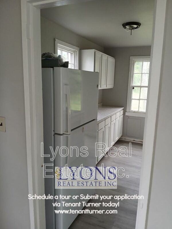 1706 Clover Dr - Photo 4 of 9