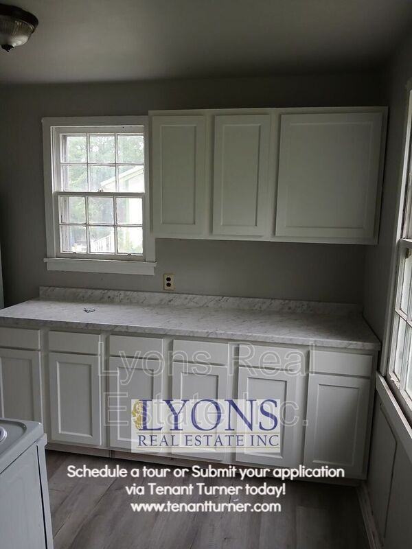 1706 Clover Dr - Photo 5 of 9