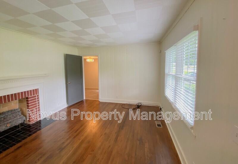 215 Pennsylvania Ave - Photo 5 of 15