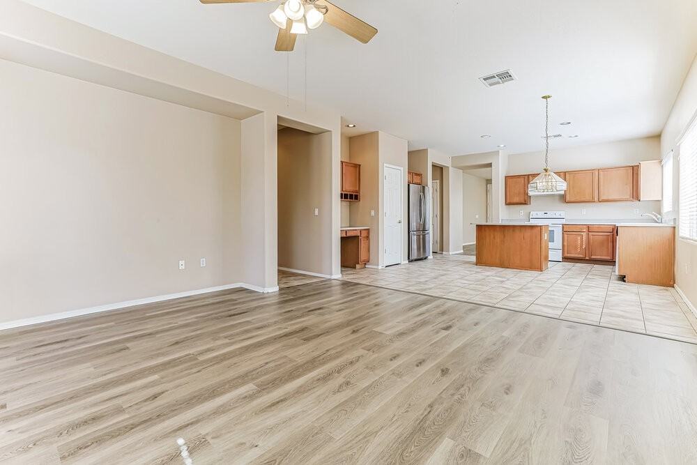 2081 E Runaway Bay Pl - Photo 4 of 19