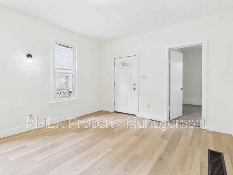 508 Crouse St - Photo 4 of 33
