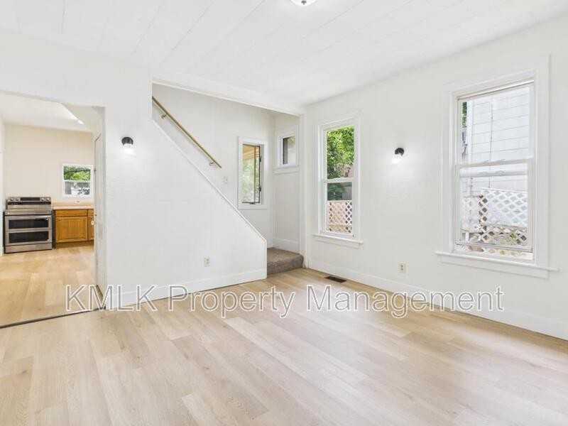 508 Crouse St - Photo 5 of 33