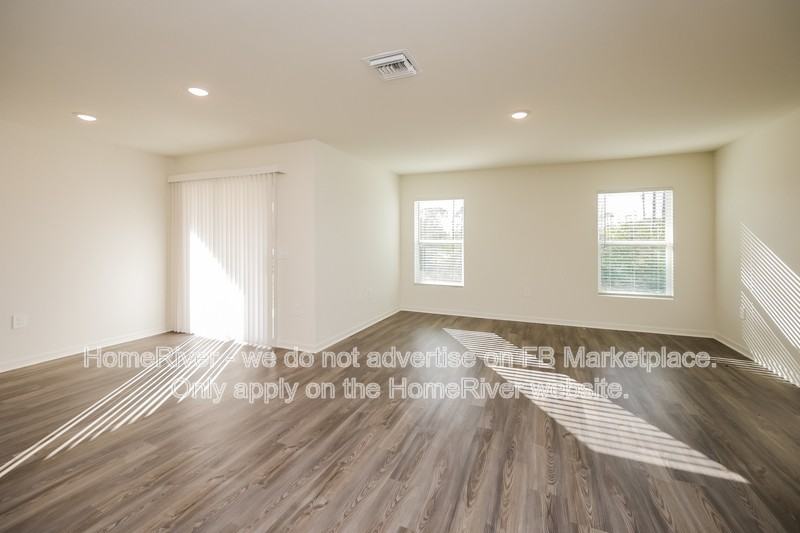 4748 Nw 39th Pl - Photo 2 of 19