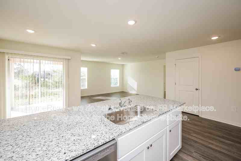 4748 Nw 39th Pl - Photo 6 of 19