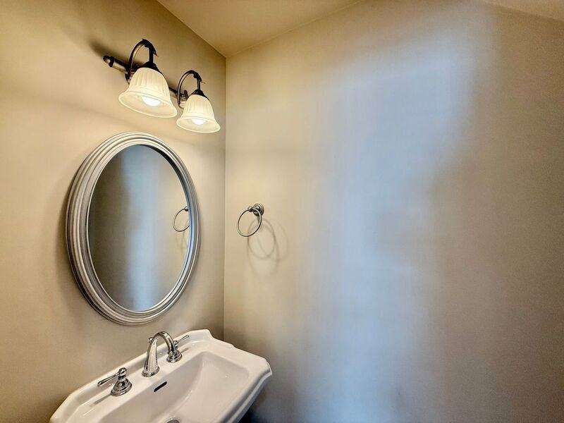 7758 Acc Blvd - Photo 6 of 18