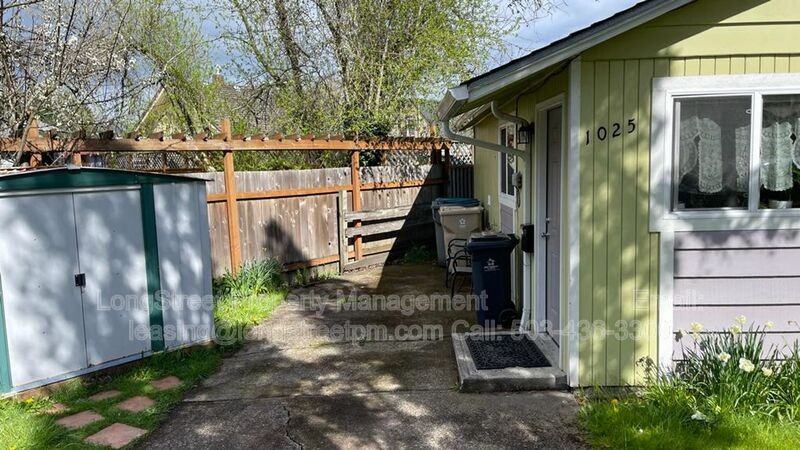 1025 Nw 28th St - Photo 2 of 9