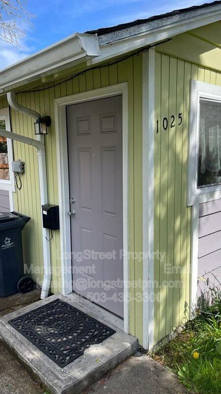 1025 Nw 28th St - Photo 3 of 9