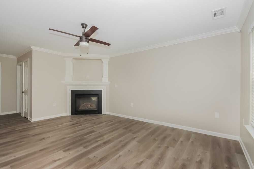 142 Hampshire Dr - Photo 5 of 18