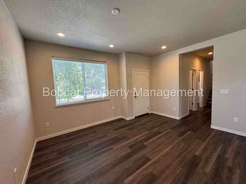 914 Garden Ct - Photo 7 of 28