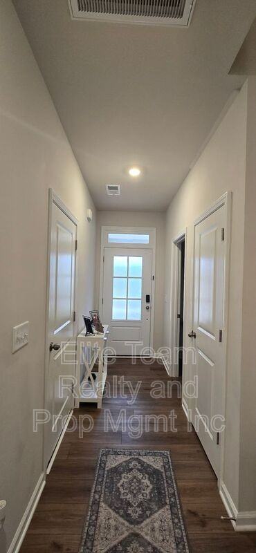 8011 Scarlet Maple Ln - Photo 4 of 15