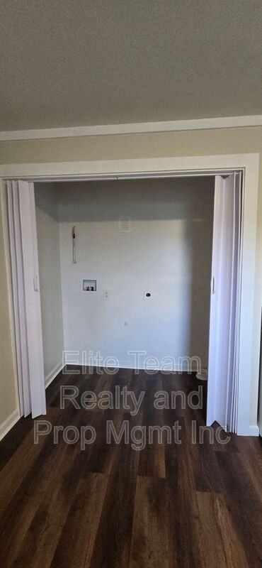 732 Taylor St - Photo 4 of 11