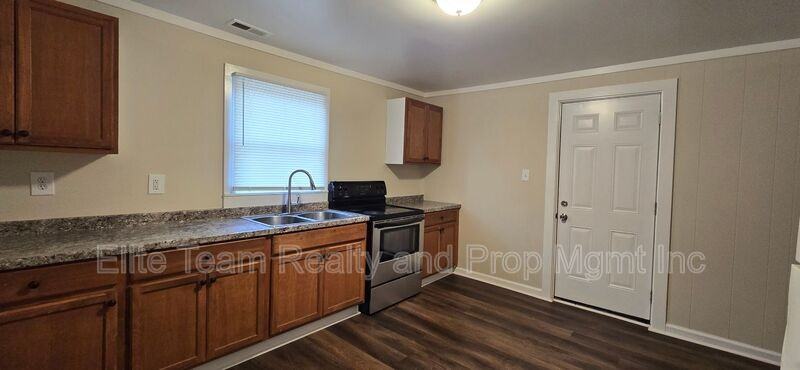730 Taylor St - Photo 2 of 15