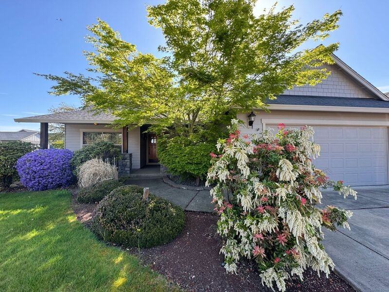 1434 Leaf Ln - Photo 2 of 32