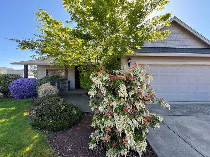 1434 Leaf Ln - Photo 3 of 32