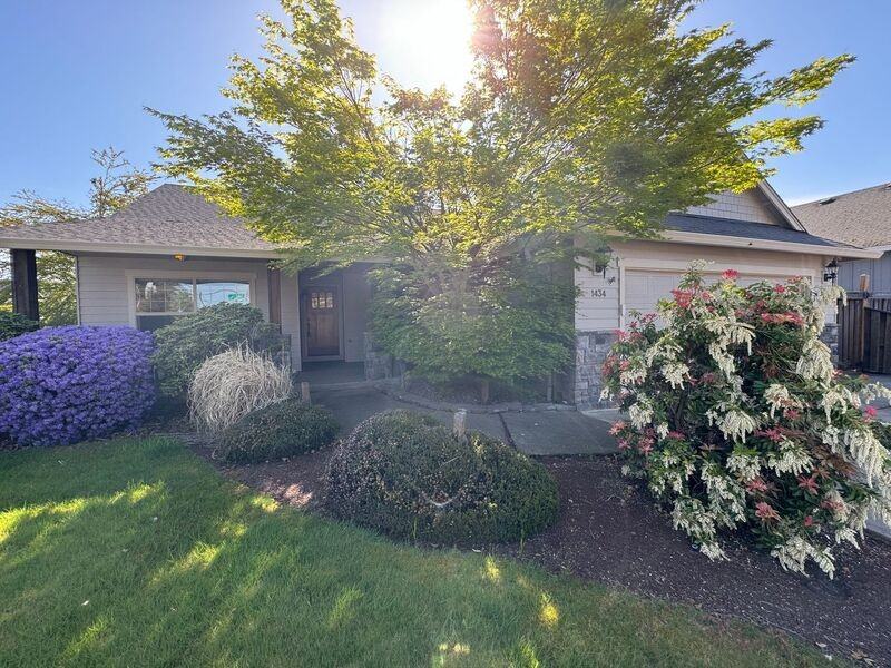 1434 Leaf Ln - Photo 4 of 32