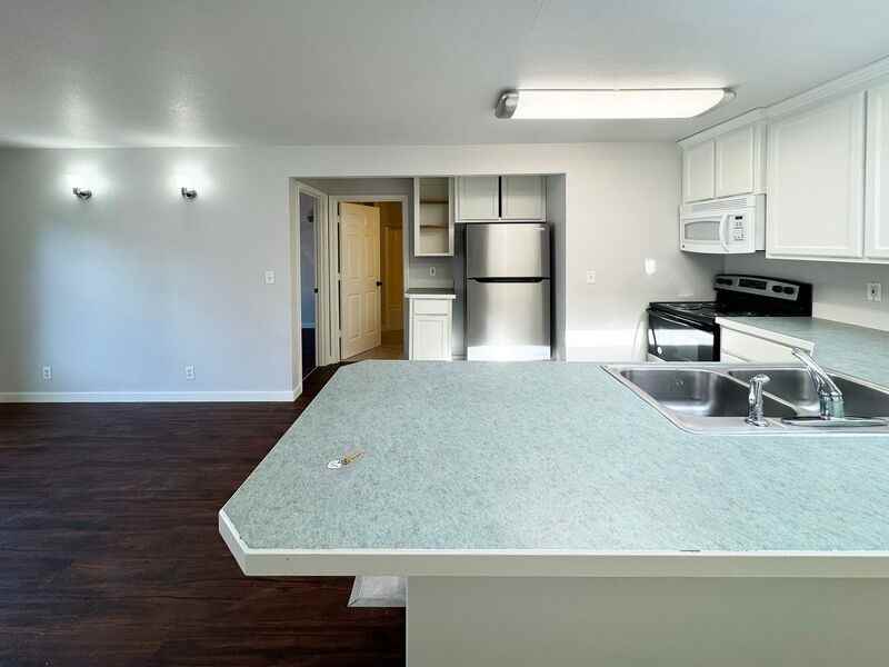 950 Patterson St #4 - Photo 3 of 17